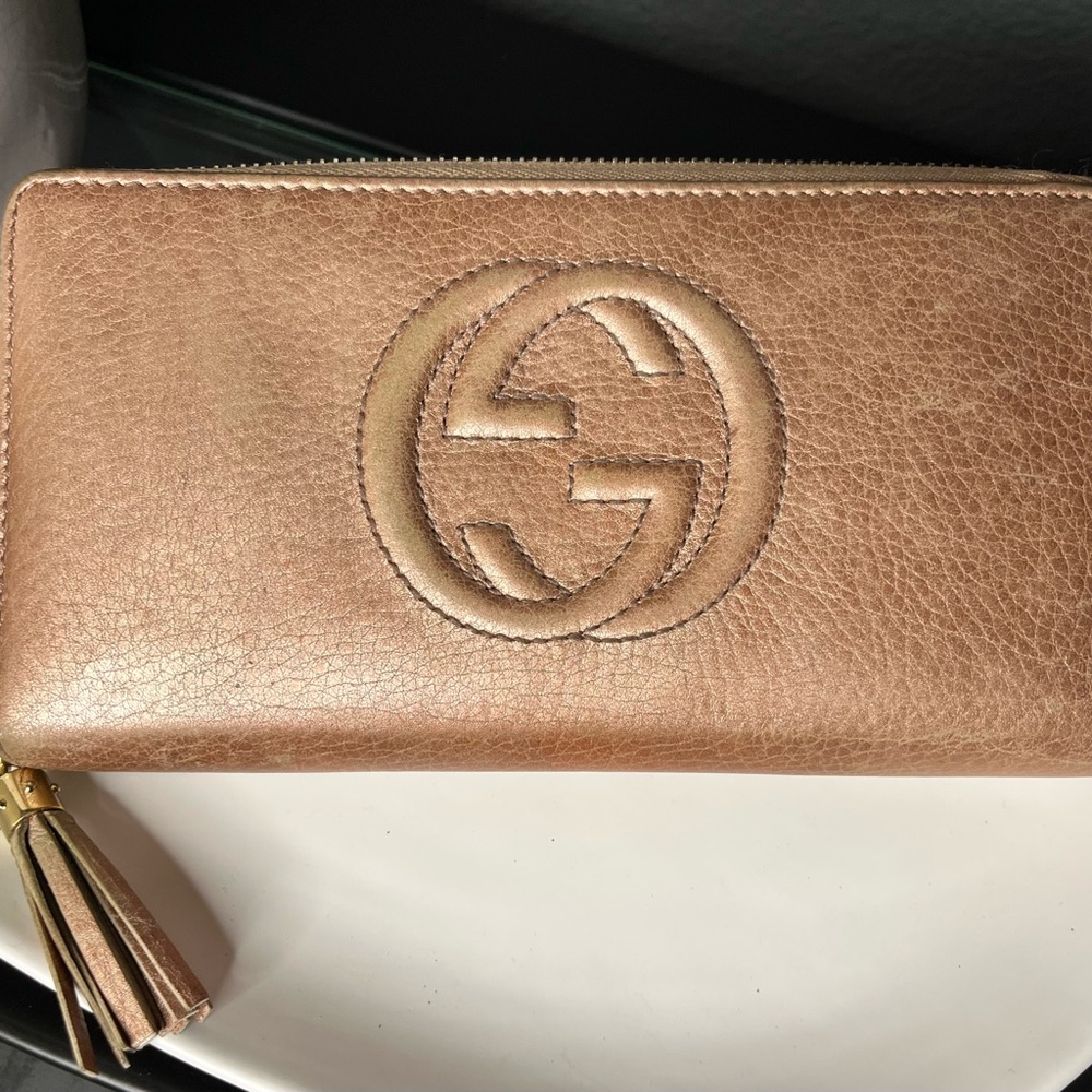 Auth Gucci Pink and Gold Wallet with Iconic GG Logo